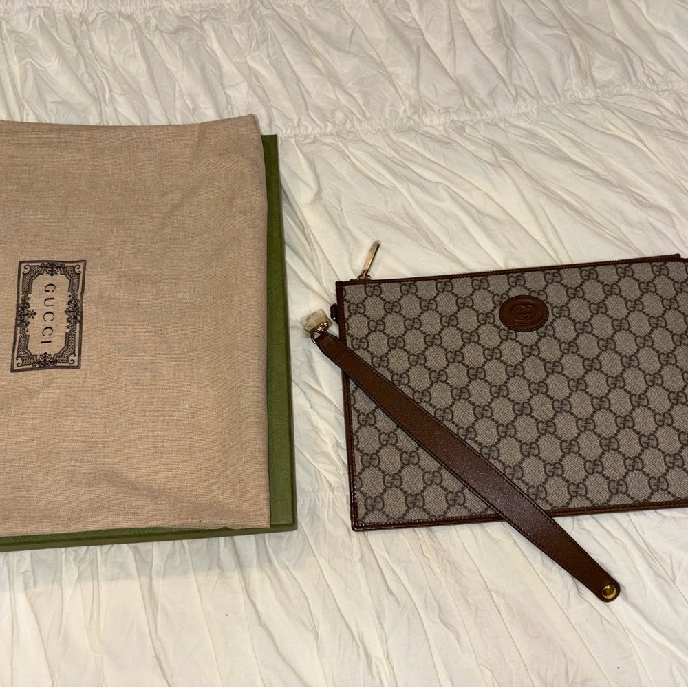 Gucci GG Supreme Toiletry Pouch
